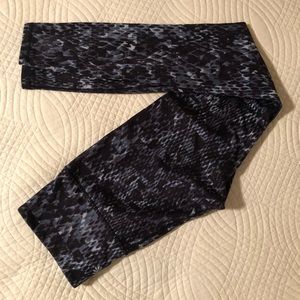 Super cute Athleta leggings!